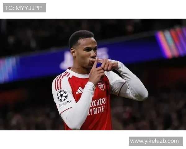 足球赛场上的怒火与争锋:球星愤怒瞬间的背后故事与情感爆发 足球赛场上的怒火与争锋:球星愤怒瞬间的背后故事与情感爆发